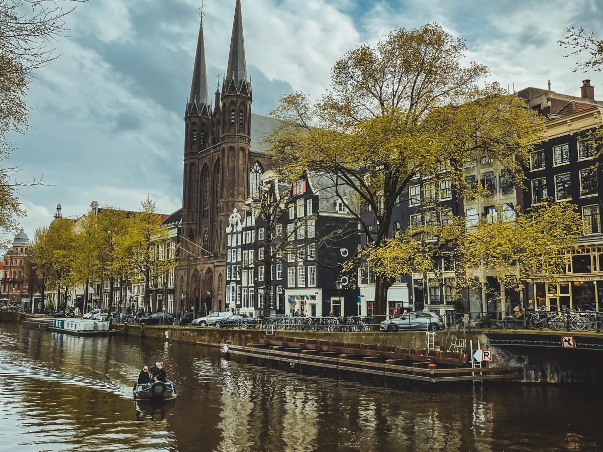 Amsterdam Travel Guide